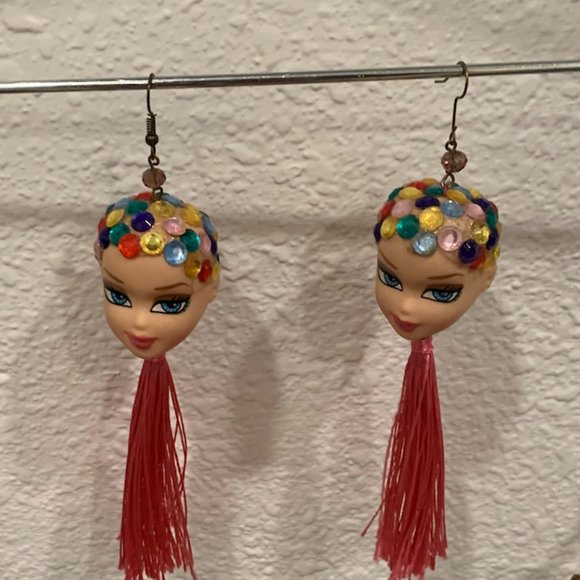 Dangerously Cute Doll Head Earrings - Picture 1 of 8